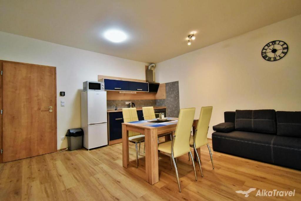 Moderni Apartman Horni Marsov - By Alka Esterno foto