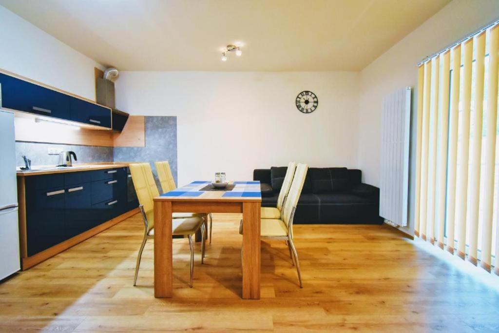 Moderni Apartman Horni Marsov - By Alka Esterno foto